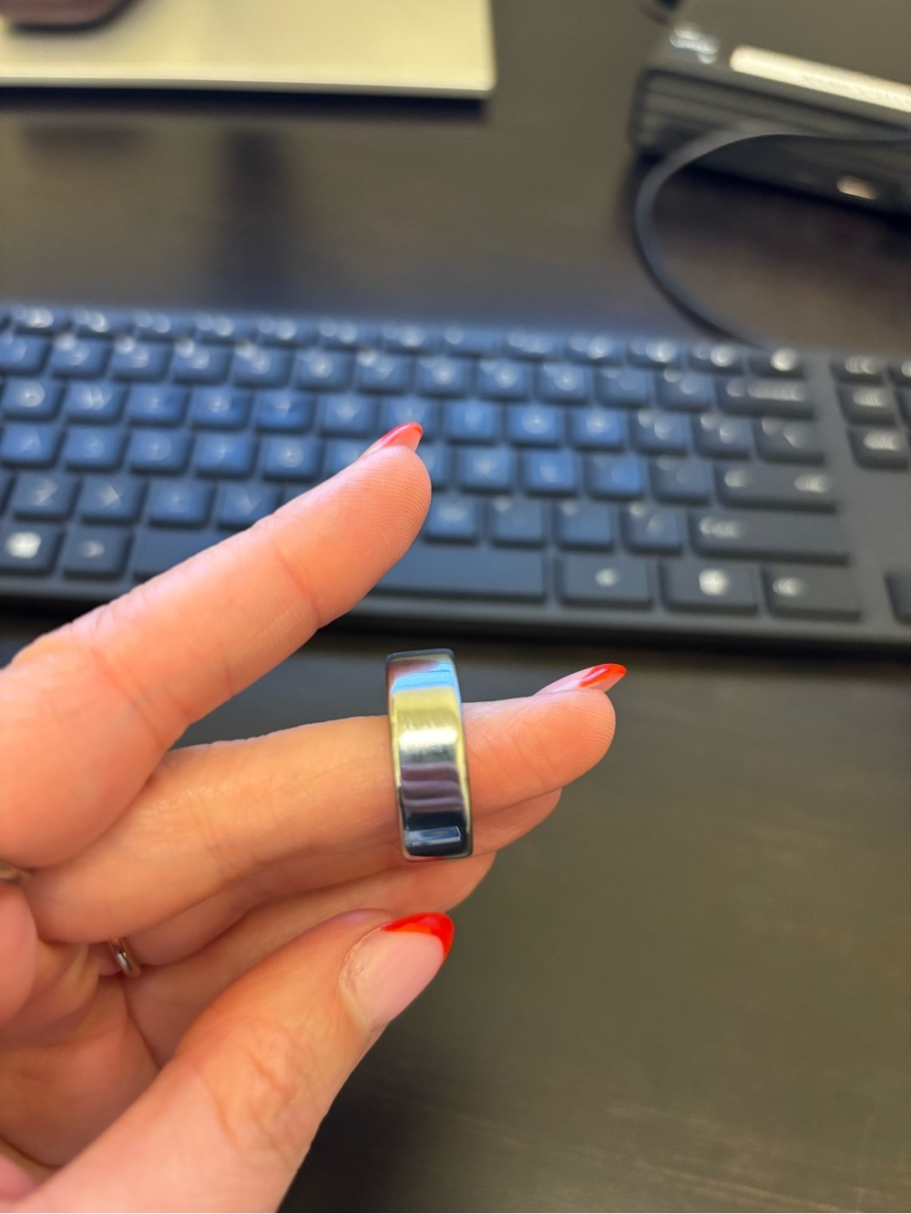Oura Ring 4 - Smart Ring - Silver - Size 8 - Sleep, Activity, Women's Health